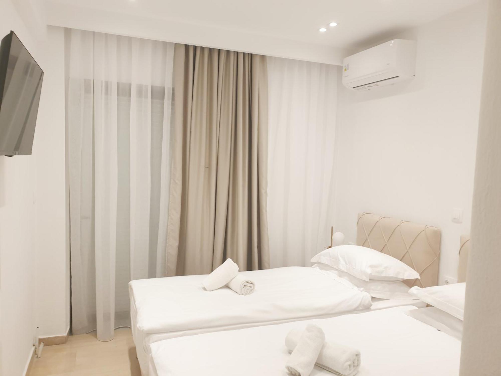 Eantos Studios And Suites Peraía الغرفة الصورة